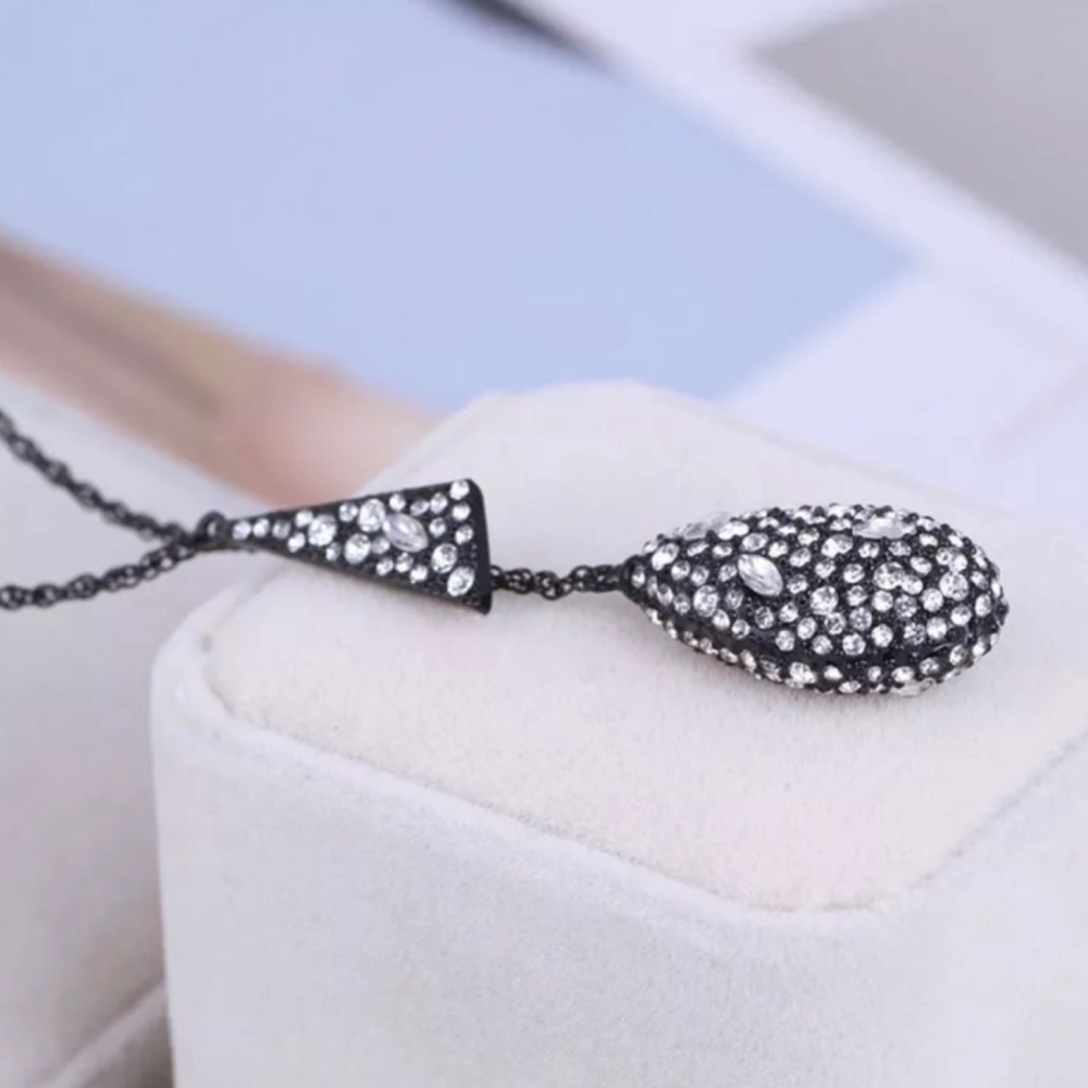 ALEXIS BITTAR • Crystal Teardrop Lariat Necklace - Picture 5 of 8